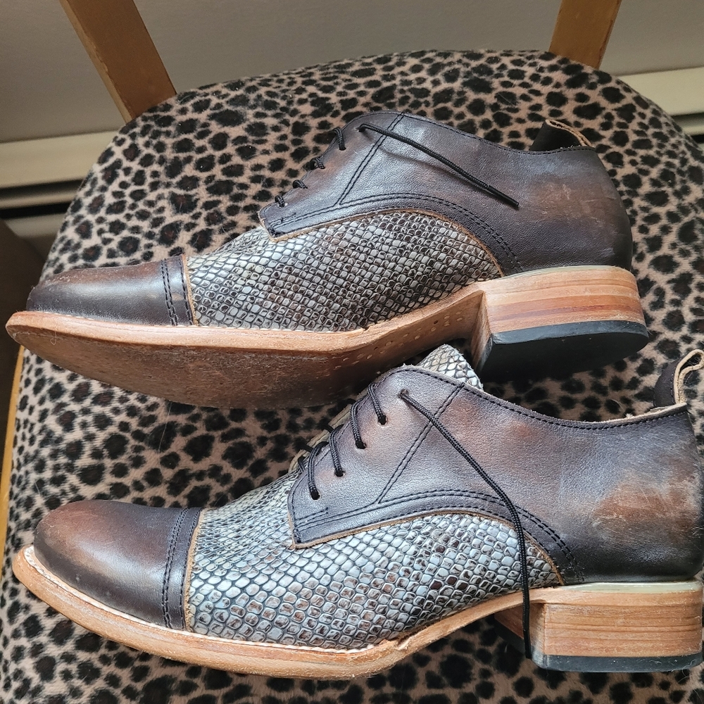 Size 10 Freebird, Mabel